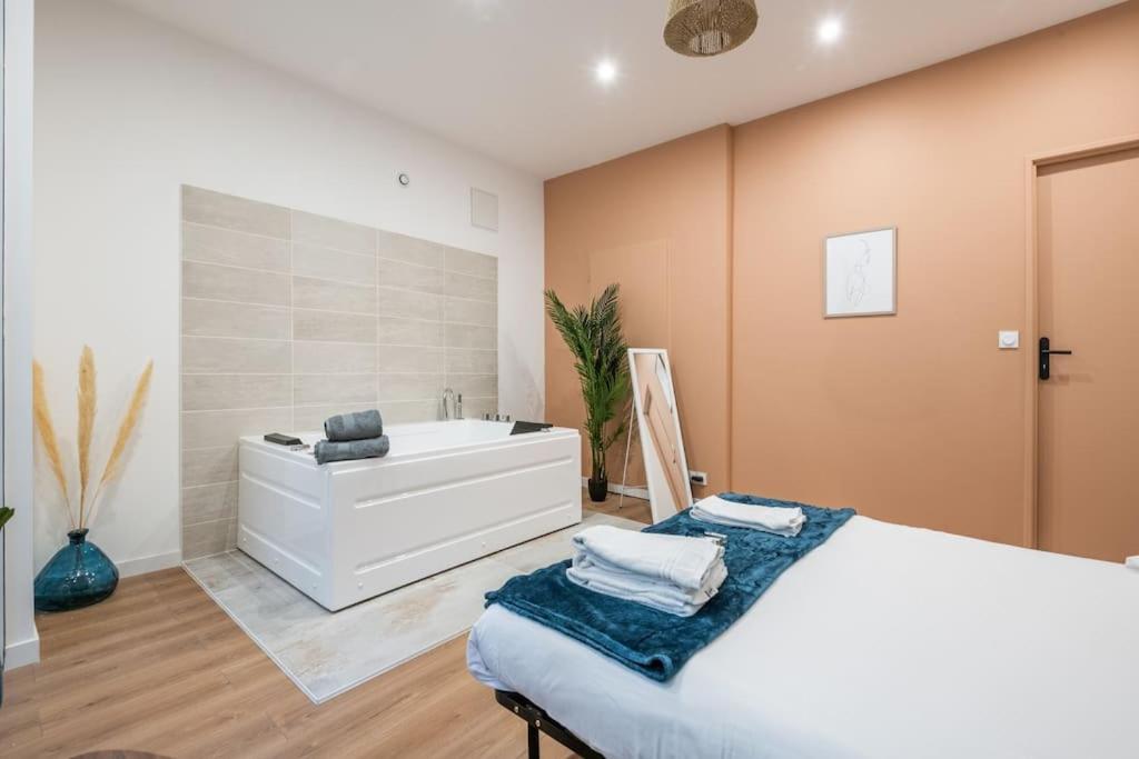Charmant Cocon Avec Jacuzzi - Bordeaux Centre Экстерьер фото
